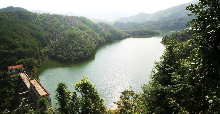 避暑勝地——劉備洞峽穀